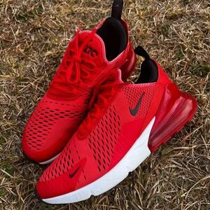 CLEAN Nike size 12 Womens Air Max 270 Red Habanero Shoes